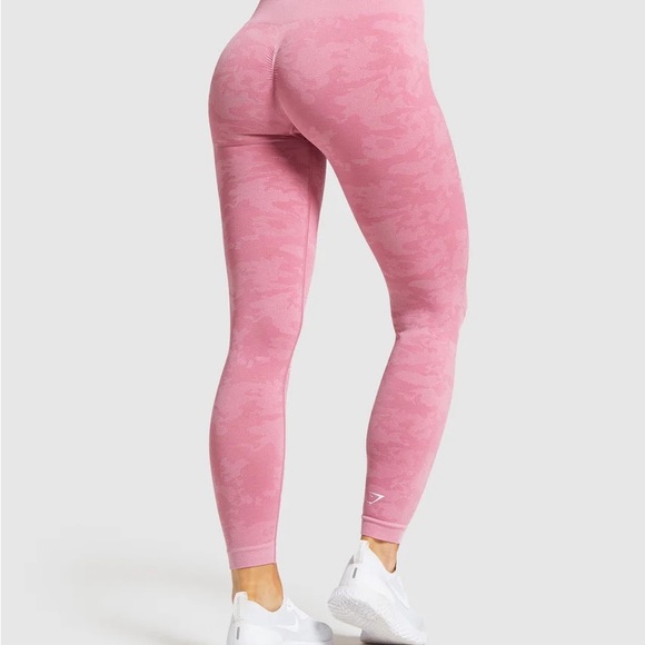 2Pc Baby Pink Camo Seamless Workout Set (long sleeve crop top + leggings) - Picture 6 of 7